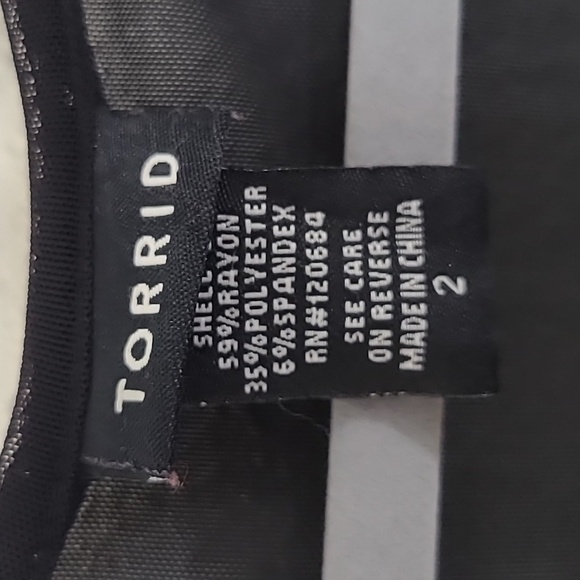 TORRID Black Semi-Sheer Short Sleeve Peplum Top, size 2 - Picture 7 of 8